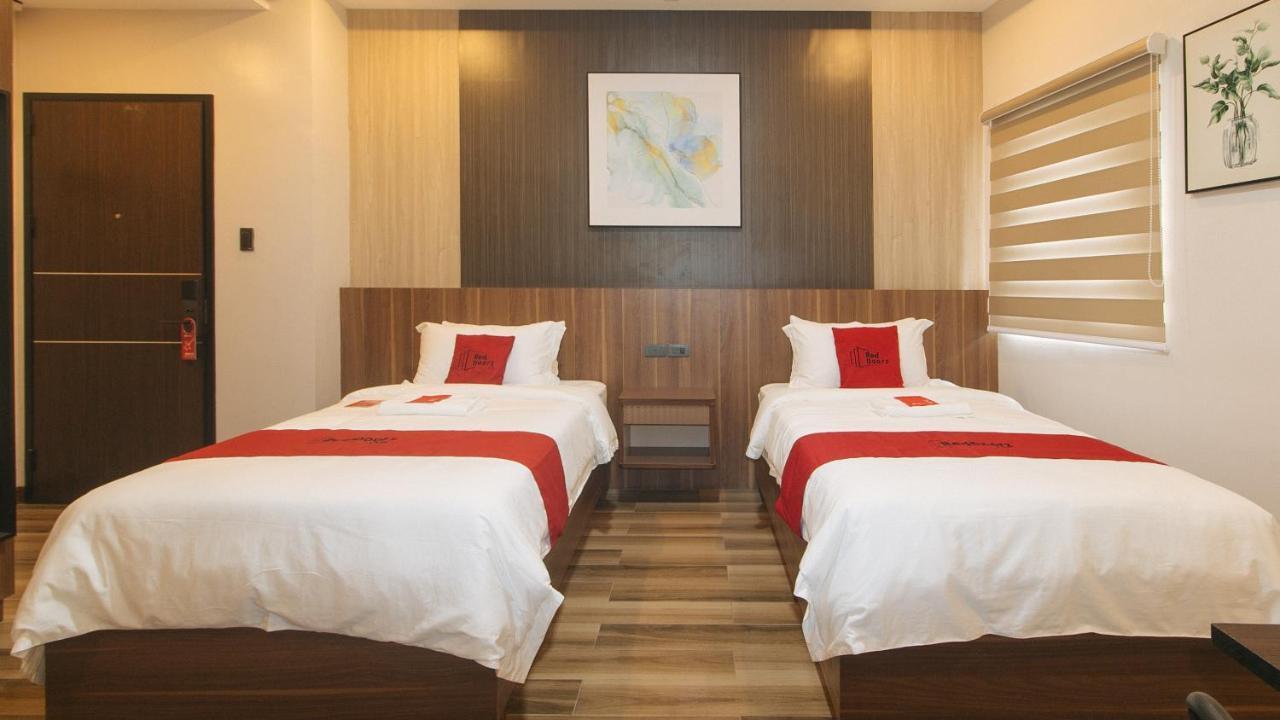 Reddoorz Plus @ Bez Tower And Residences San Juan San Juan  Exteriér fotografie