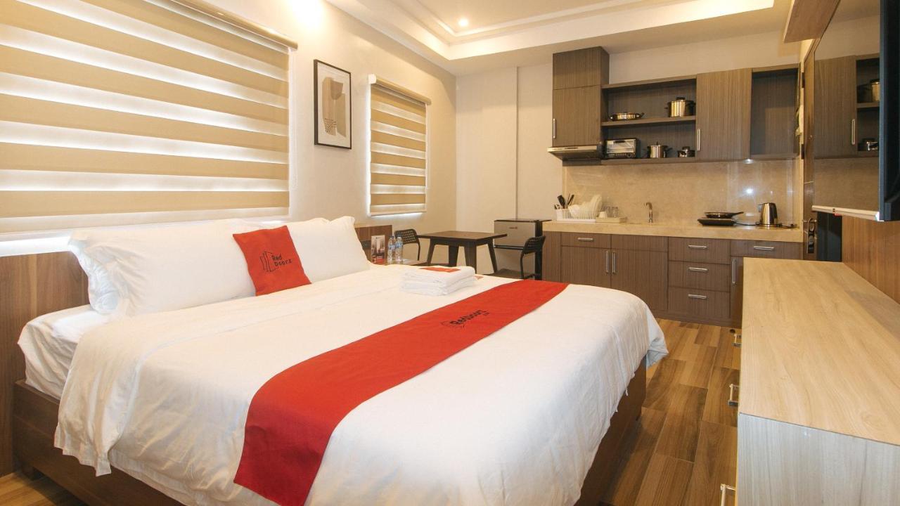Reddoorz Plus @ Bez Tower And Residences San Juan San Juan  Exteriér fotografie